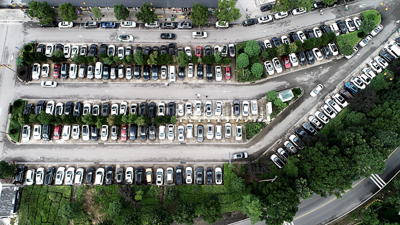 免費(fèi)停車！大連游客為黃龍洞景區(qū)停車場點(diǎn)贊